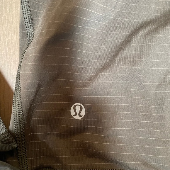 Lululemon EUC long sleeve top size 4 olive green - Picture 2 of 4